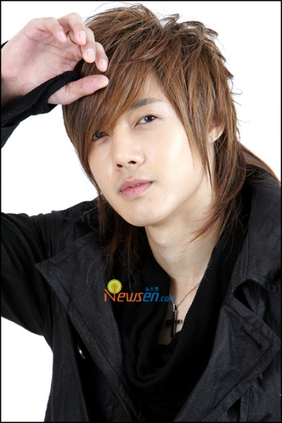 Kim Hyun Joong xuong cap 2